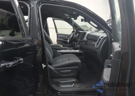 2021 Ram 1500 Big Horn 4X4 6'4 Box z USA, uszkodzony, nr VIN 1C6SRFBT0MN572520